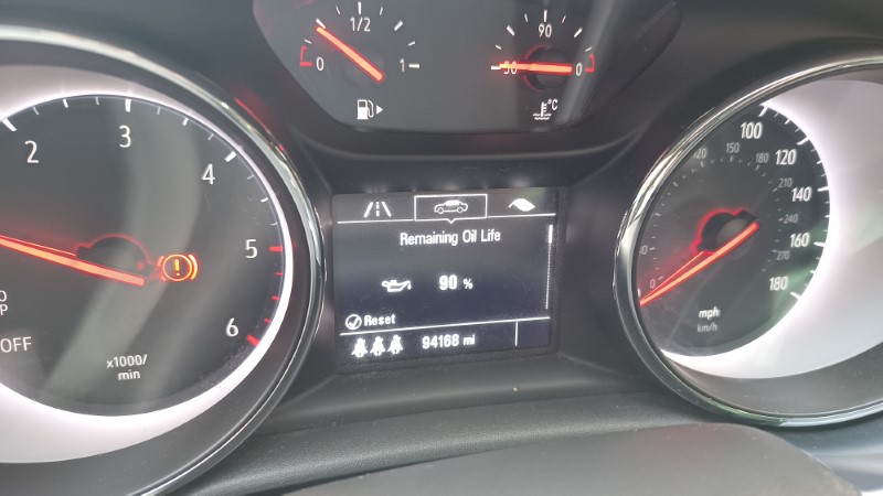 Clio Iconic Service Records (2)